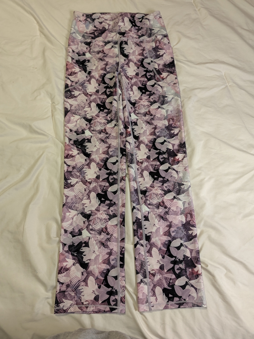 Duluth Trading Co Lavender Floral Yoga Pants